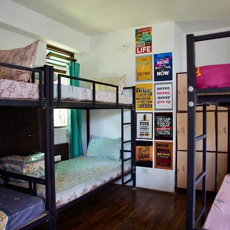הוסטל גנגטוק Backpackers Den מראה חיצוני תמונה