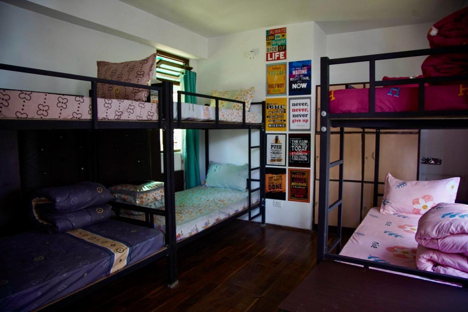 הוסטל גנגטוק Backpackers Den מראה חיצוני תמונה