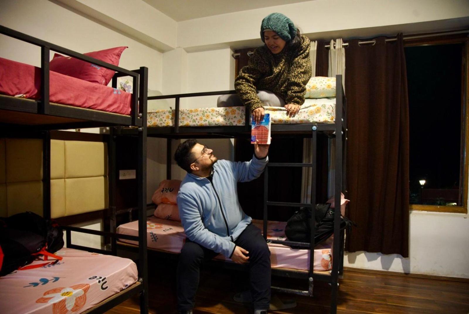 הוסטל גנגטוק Backpackers Den מראה חיצוני תמונה