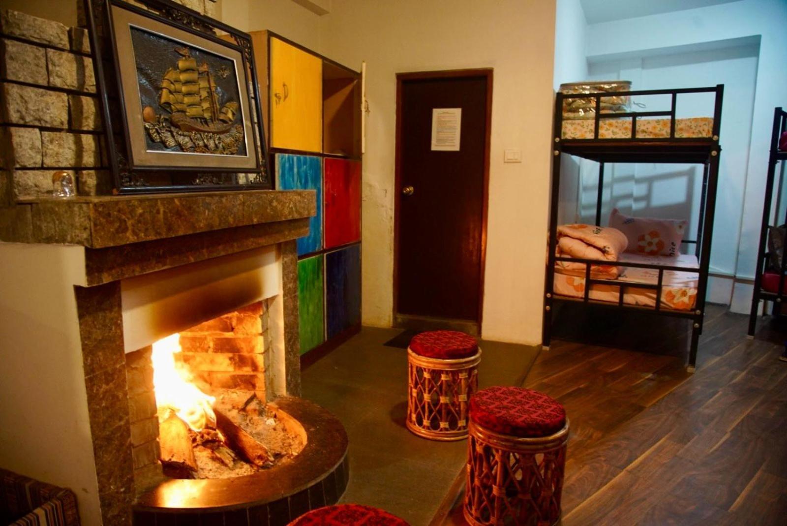 הוסטל גנגטוק Backpackers Den מראה חיצוני תמונה