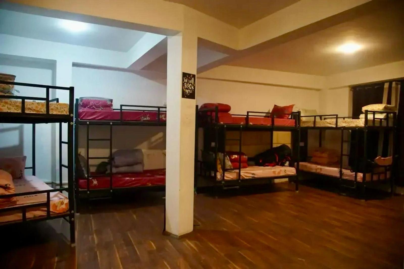 הוסטל גנגטוק Backpackers Den מראה חיצוני תמונה