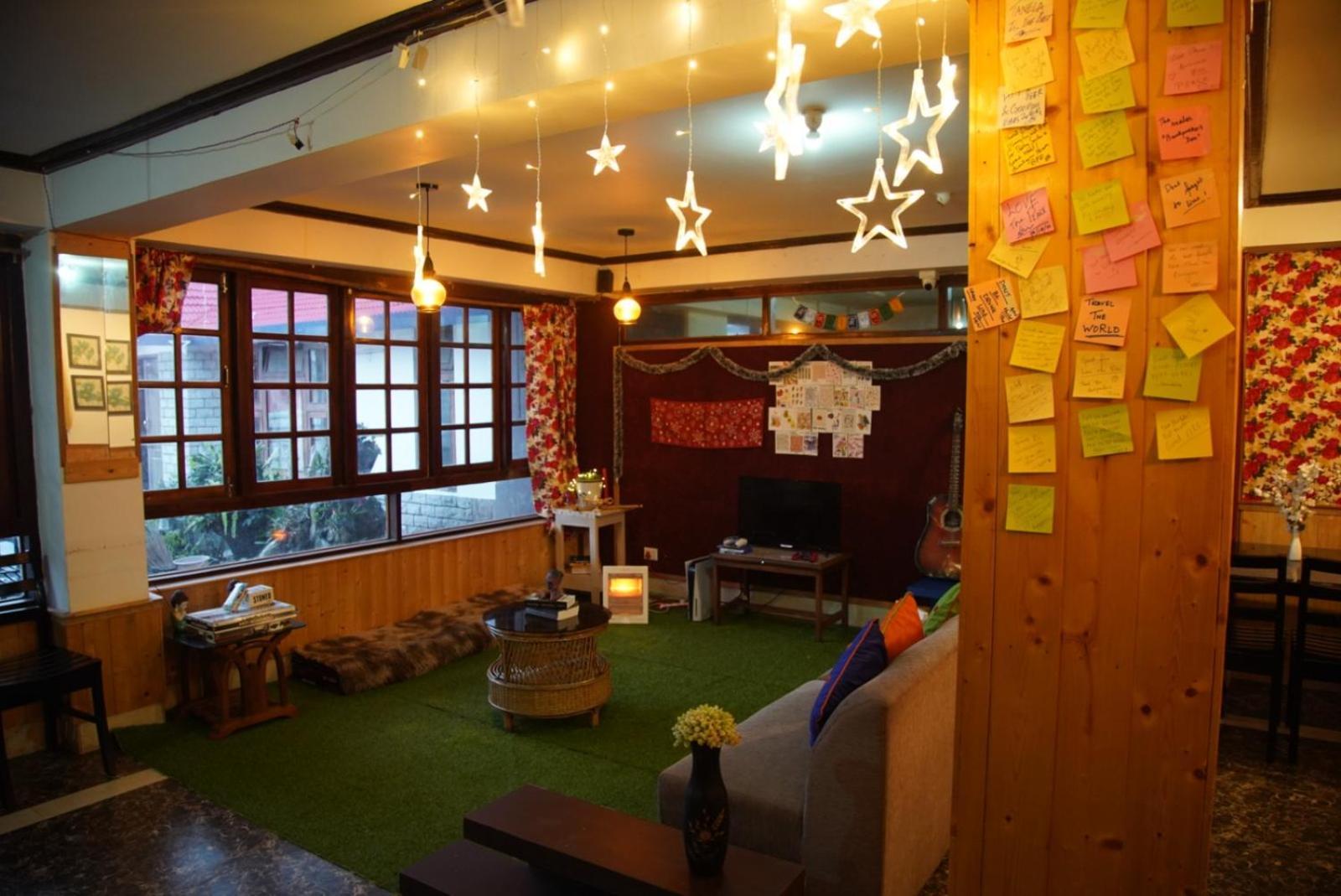 הוסטל גנגטוק Backpackers Den מראה חיצוני תמונה